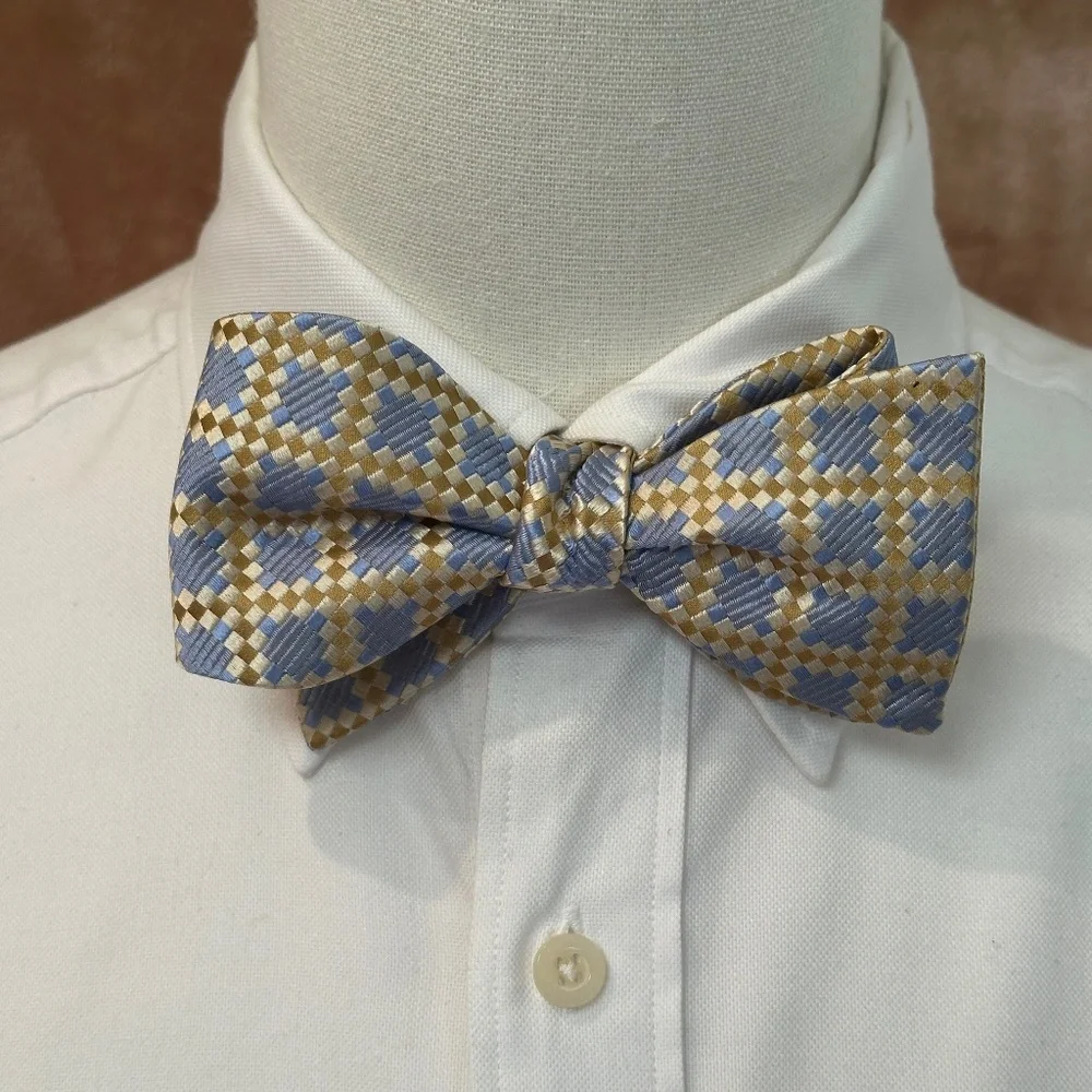 Henry Jacobson 100% silk, blue & gold geometric woven bow tie - Picture 1 of 4